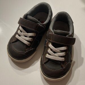 See Kai Run sneakers size 6